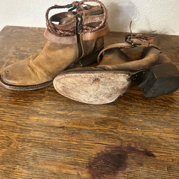 Freebird Booties 🦅 - Picture 3 of 3